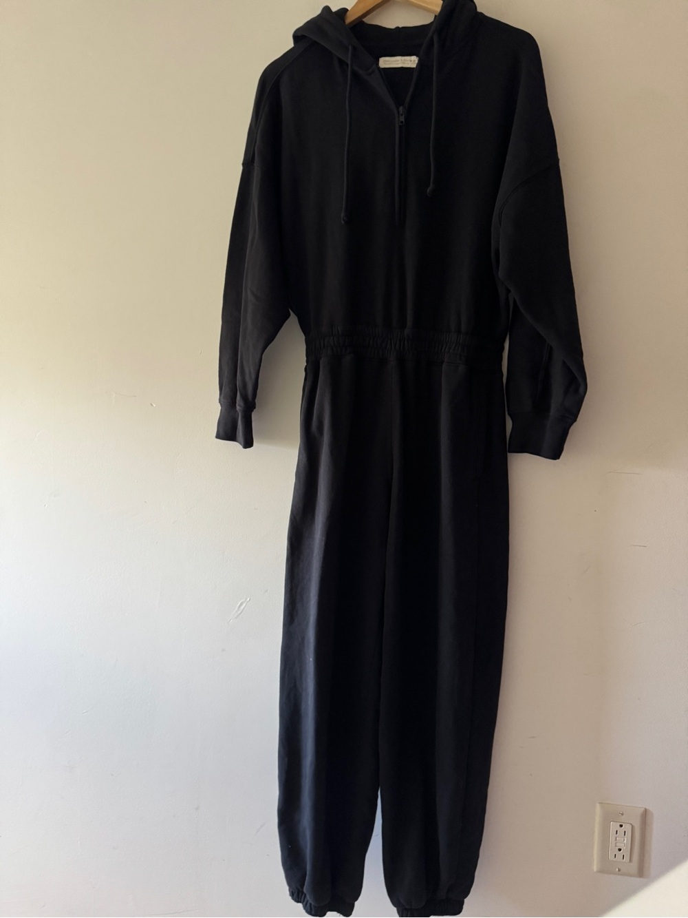 Abercrombie & Fitch Lounge Collection Black Hooded Cozy Fleece Jumpsuit - Picture 2 of 9